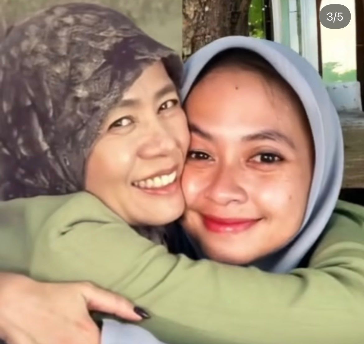 Cara Membuat Foto Lama Jadi Video Berpelukan dengan AI