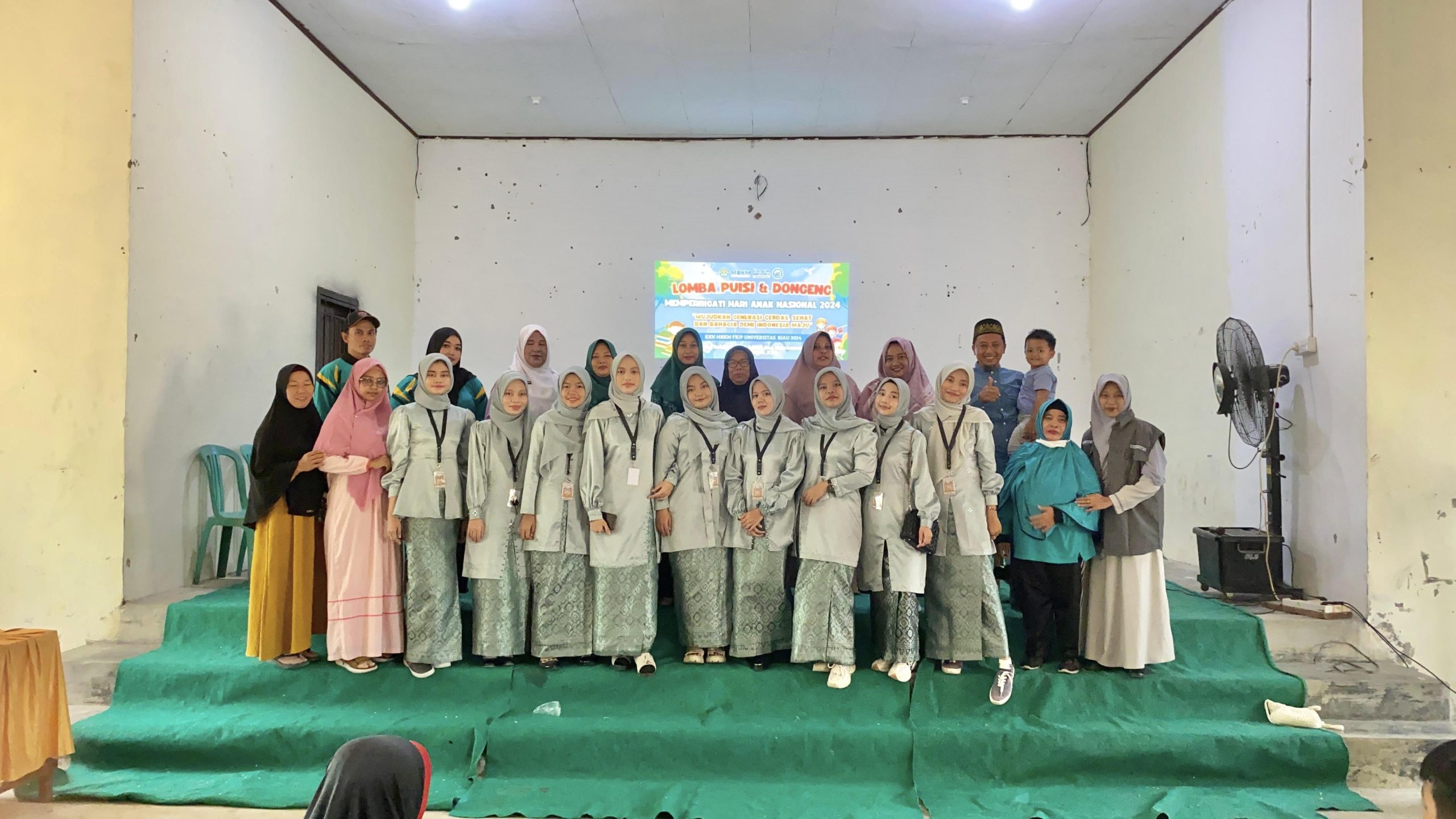 Panitia Lomba Puisi dan dongeng