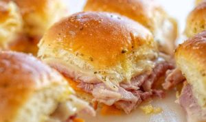 Delicious Creamy Ham and Pepper Sliders Recipe with Bocadito